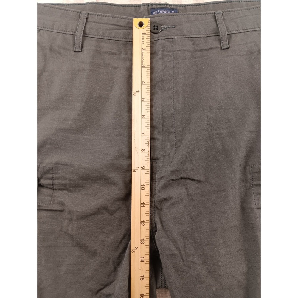 Levi Strauss Co Mens Cargo Shorts Olive Green Waterless Size 38 - Picture 4 of 9
